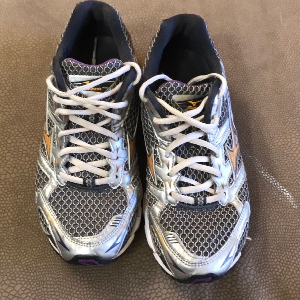 Mizuno running shoes